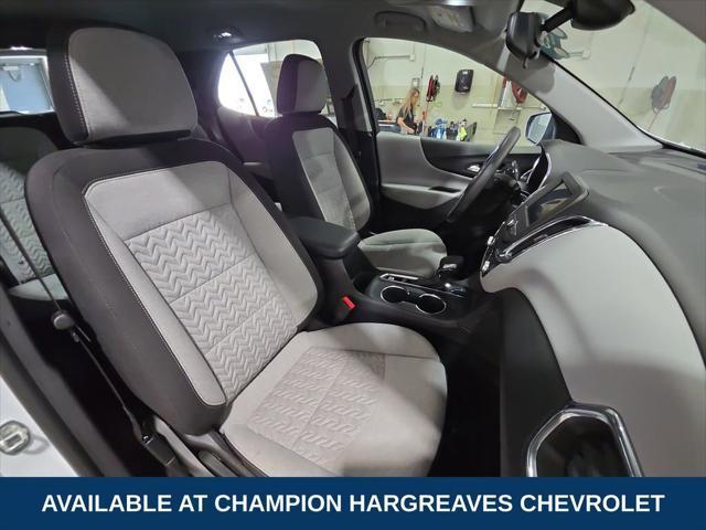 Photo of 2023 Summit White Chevrolet Equinox