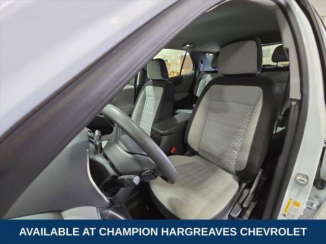 Photo of 2023 Summit White Chevrolet Equinox