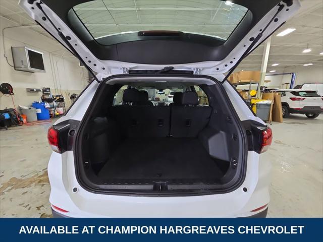 Photo of 2023 Summit White Chevrolet Equinox