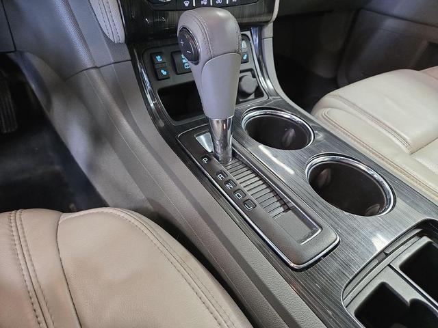 Photo of 2015 Siren Red Tintcoat Chevrolet Traverse