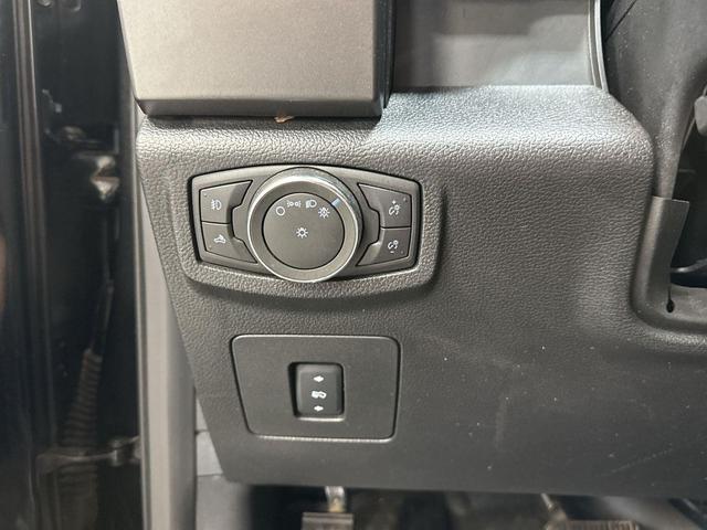Photo of 2015 Tuxedo Black Metallic Ford F-150