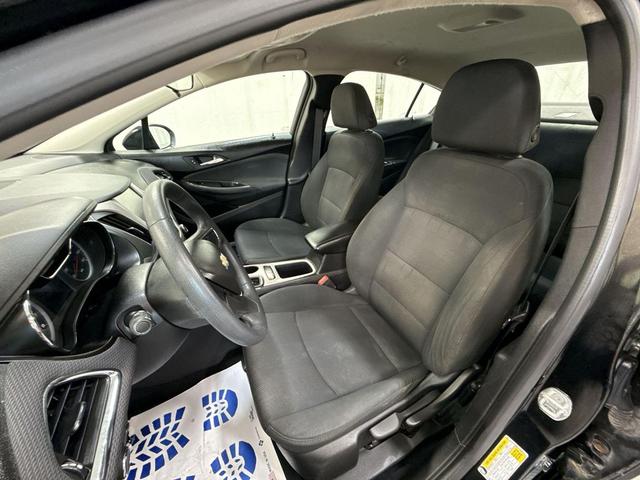 Photo of 2018 Mosaic Black Metallic Chevrolet Cruze