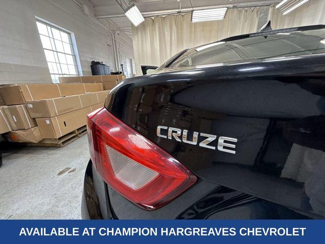 Photo of 2018 Mosaic Black Metallic Chevrolet Cruze