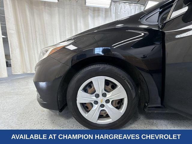 Photo of 2018 Mosaic Black Metallic Chevrolet Cruze