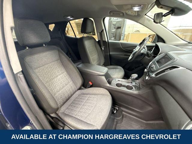 Photo of 2022 Blue Glow Metallic Chevrolet Equinox