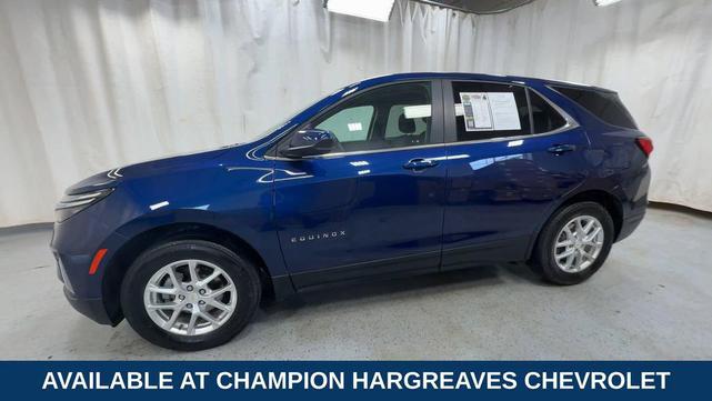 Photo of 2022 Blue Glow Metallic Chevrolet Equinox