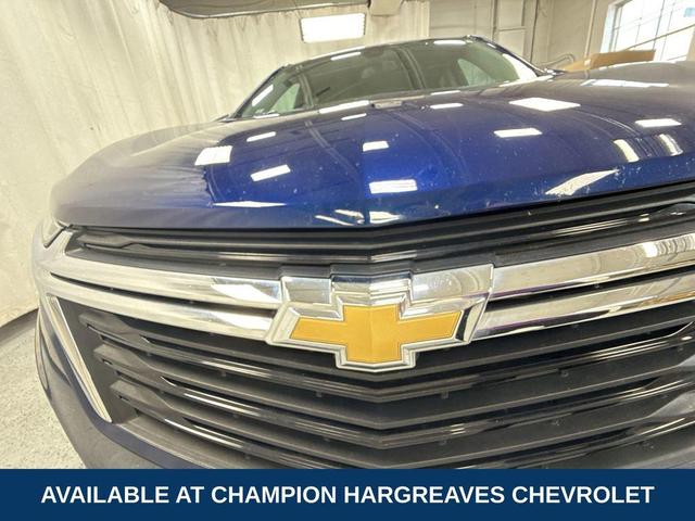 Photo of 2022 Blue Glow Metallic Chevrolet Equinox