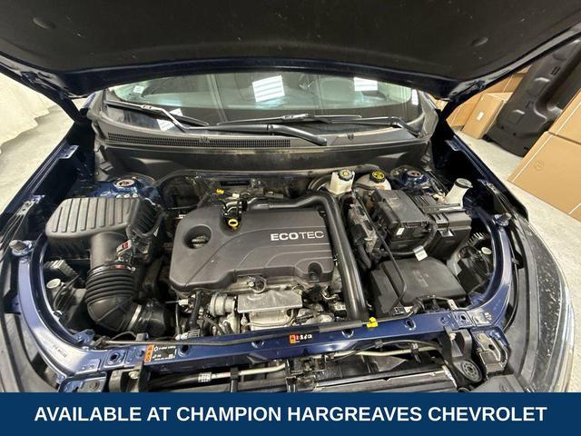 Photo of 2022 Blue Glow Metallic Chevrolet Equinox