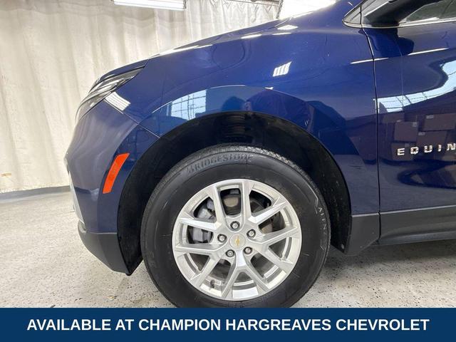 Photo of 2022 Blue Glow Metallic Chevrolet Equinox