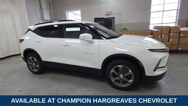 Photo of 2023 Summit White Chevrolet Blazer