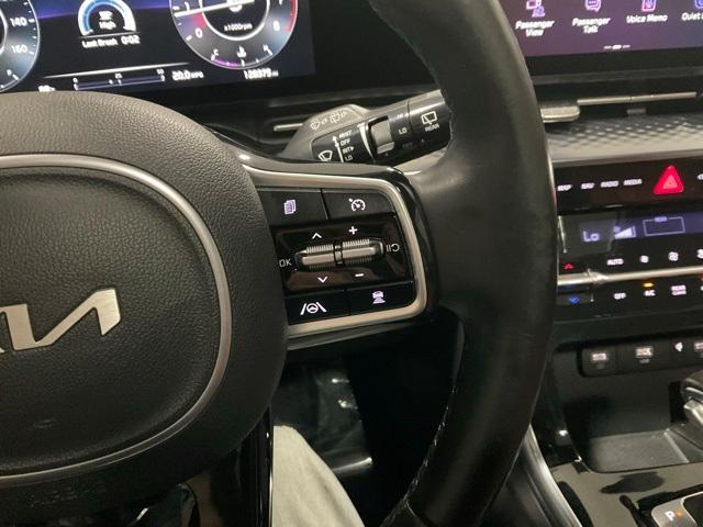 Photo of 2022 Aurora Black Kia Carnival