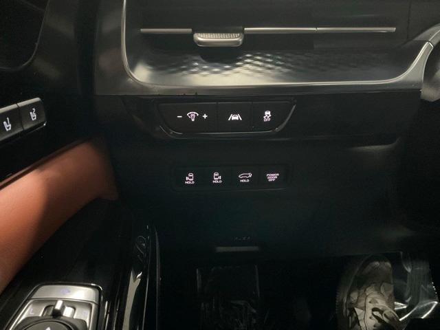 Photo of 2022 Aurora Black Kia Carnival