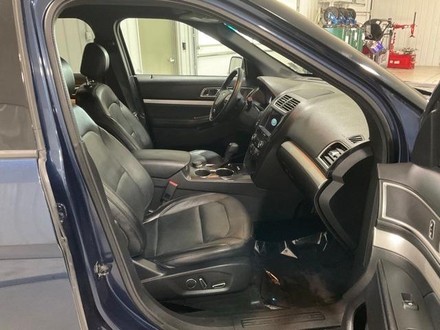 Photo of 2017 Blue Ford Explorer