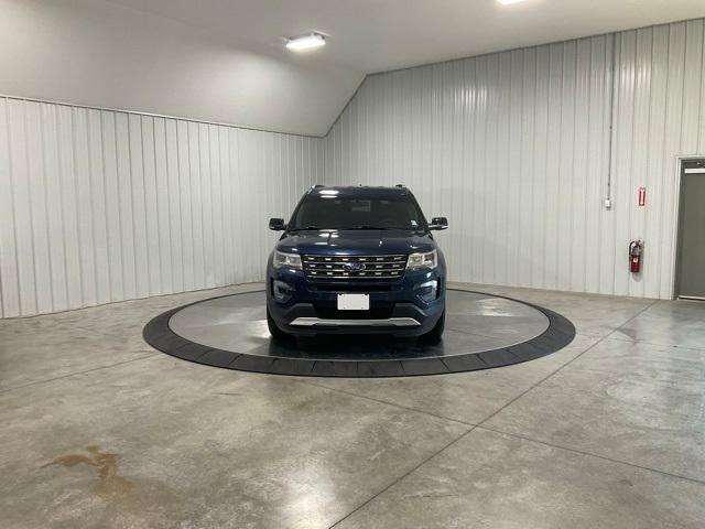 Photo of 2017 Blue Ford Explorer