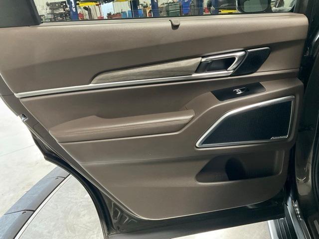 Photo of 2022 Dark Moss Kia Telluride