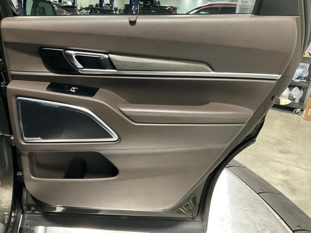 Photo of 2022 Dark Moss Kia Telluride