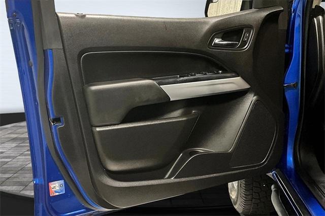 Photo of 2018 Kinetic Blue Chevrolet Colorado