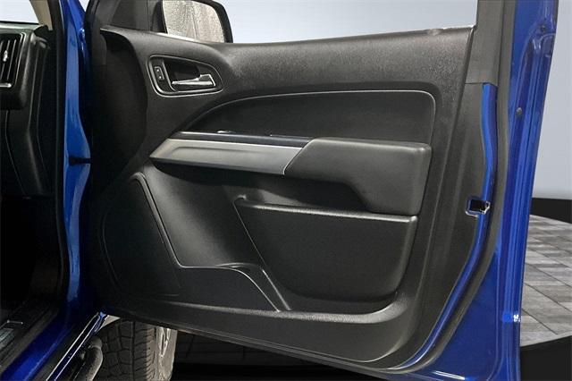 Photo of 2018 Kinetic Blue Chevrolet Colorado