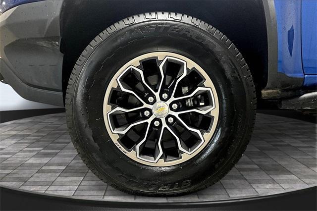 Photo of 2018 Kinetic Blue Chevrolet Colorado