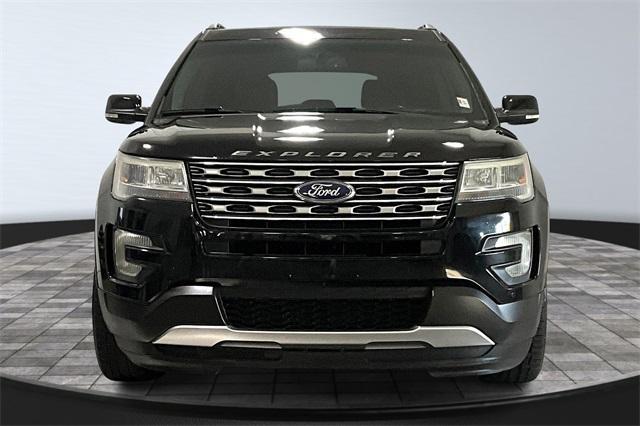 Photo of 2016 Shadow Black Ford Explorer