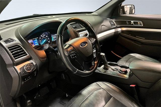 Photo of 2016 Shadow Black Ford Explorer
