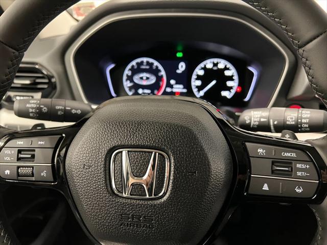 Photo of 2025 Lunar Silver Metallic Honda Pilot