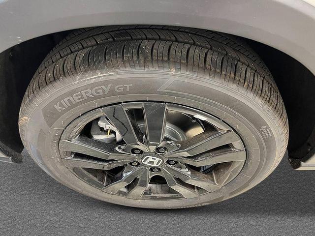 Photo of 2026 Platinum White Pearl Honda HR-V