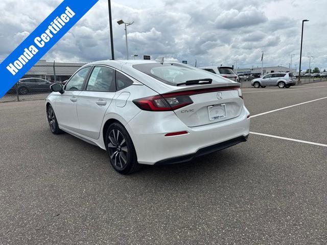 Photo of 2024 Platinum White Pearl Honda Civic