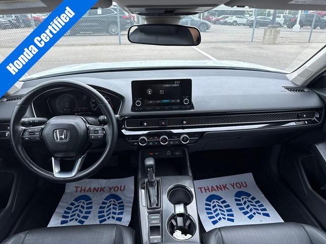 Photo of 2024 Platinum White Pearl Honda Civic