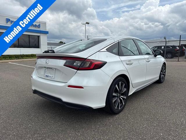 Photo of 2024 Platinum White Pearl Honda Civic