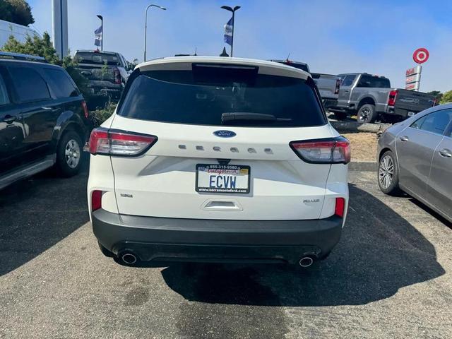 Photo of 2022 Star White Metallic Tri-Coat Ford Escape