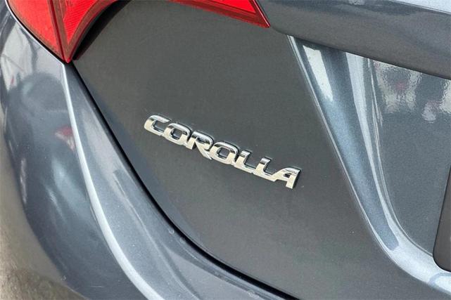 Photo of 2016 Blue Crush Metallic Toyota Corolla