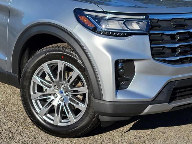 Photo of 2025 Iconic Silver Metallic Ford Explorer