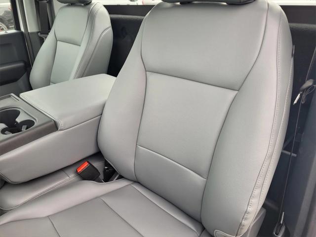Photo of 2025 Oxford White Ford F-150