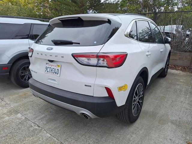 Photo of 2022 Star White Tri-Coat Ford Escape