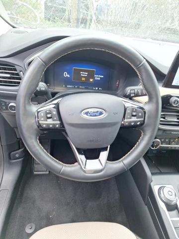 Photo of 2022 Star White Tri-Coat Ford Escape
