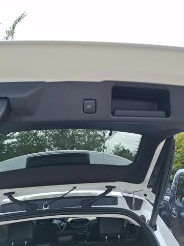 Photo of 2022 Star White Tri-Coat Ford Escape