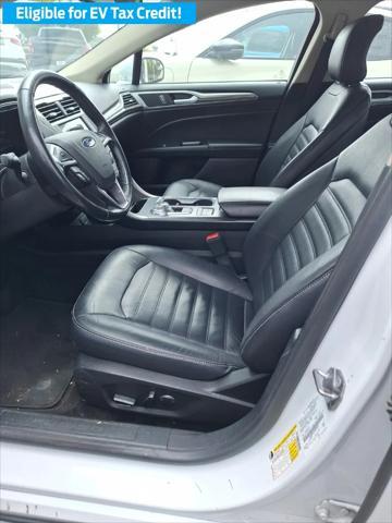 Photo of 2018 Oxford White Ford Fusion Energi