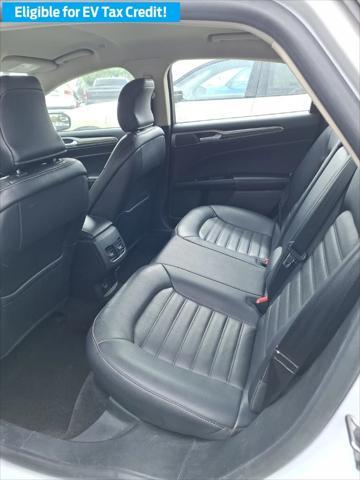 Photo of 2018 Oxford White Ford Fusion Energi
