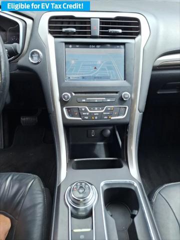 Photo of 2018 Oxford White Ford Fusion Energi