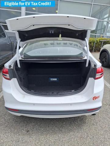 Photo of 2018 Oxford White Ford Fusion Energi