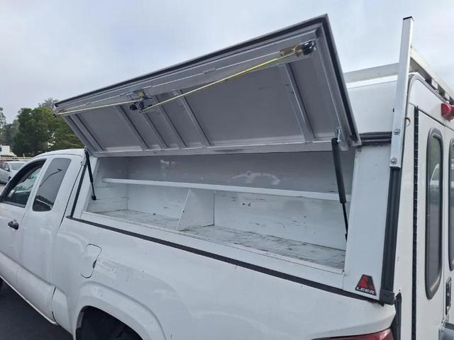 Photo of 2021 Super White Toyota Tacoma