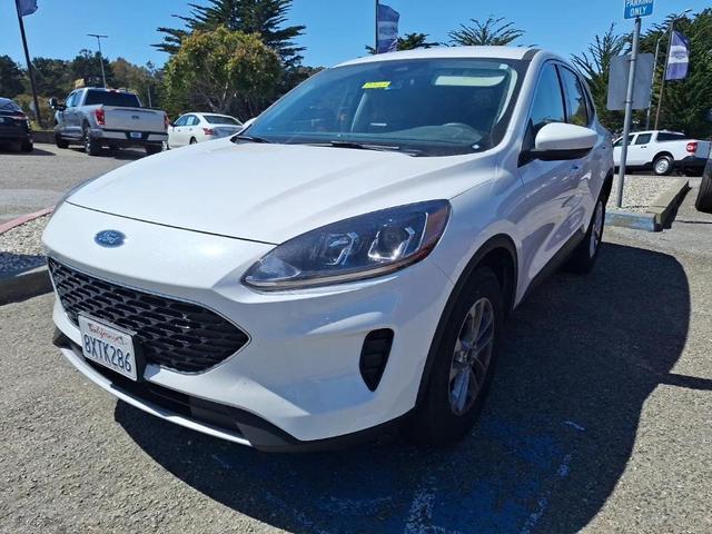Photo of 2021 Star White Metallic Tri-Coat Ford Escape