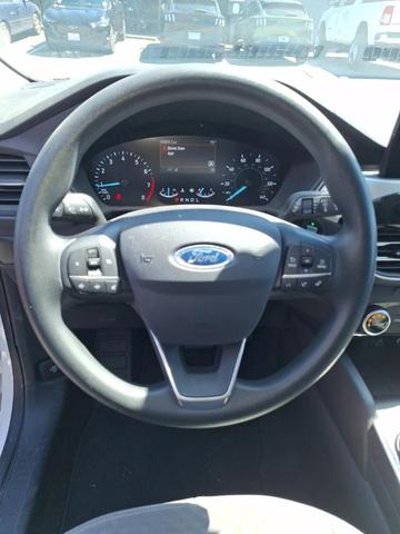 Photo of 2021 Star White Metallic Tri-Coat Ford Escape