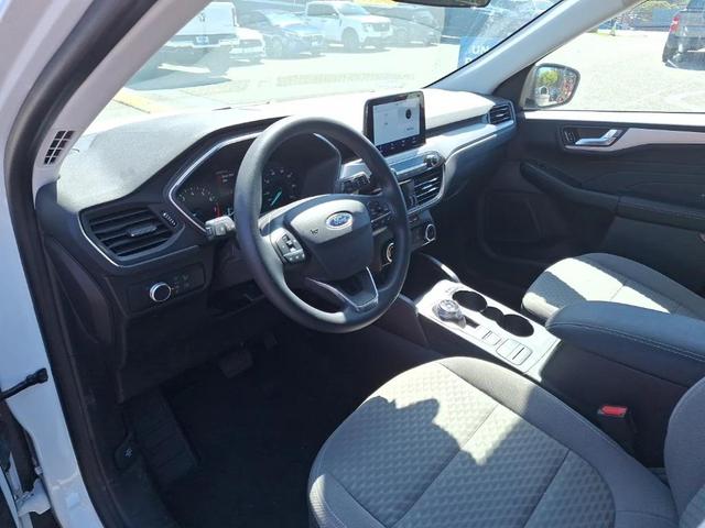 Photo of 2021 Star White Metallic Tri-Coat Ford Escape