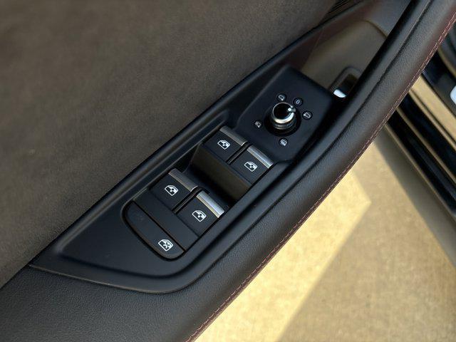 Photo of 2018 Mythos Black Metallic Audi S5