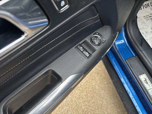 Photo of 2018 Lightning Blue Metallic Ford Mustang