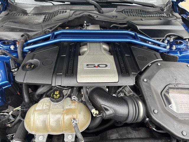 Photo of 2018 Lightning Blue Metallic Ford Mustang