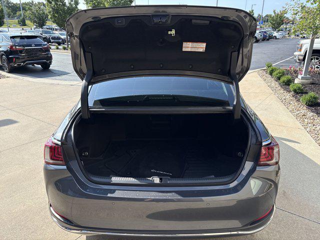 Photo of 2024 Cloudburst Gray Lexus ES 300h