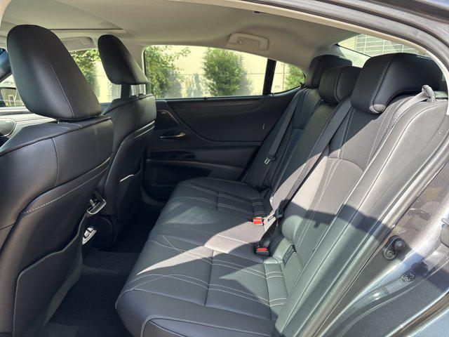 Photo of 2024 Cloudburst Gray Lexus ES 300h